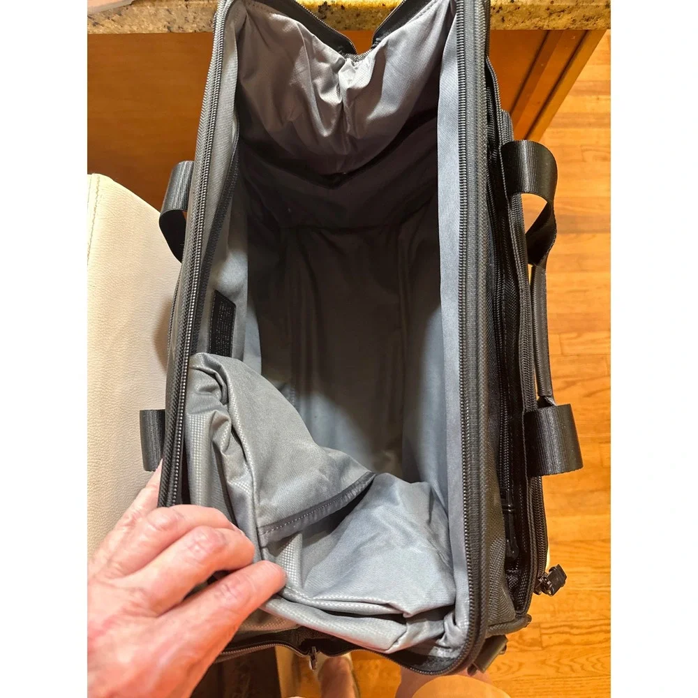 Tumi Alpha Ballistic Nylon Wheeled Compact Briefcase Rolling Travel Bag Black